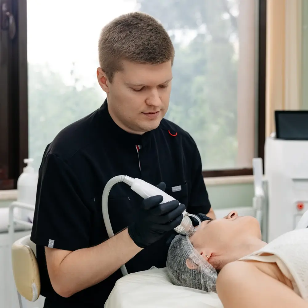 Как проходит микроигольчатый RF-лифтинг INUS в LE BAR CLINIC Краснодар